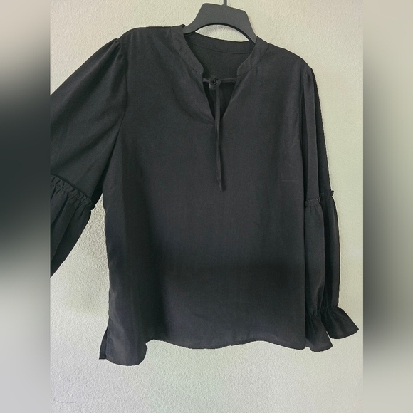 Unbranded Womens Blouse Plus size 1X Black Bell Ruffle Long Sleeves Tie Neck - Picture 5 of 9